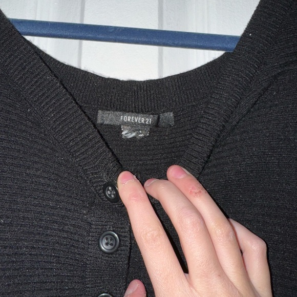 Black Crewneck - Picture 2 of 2